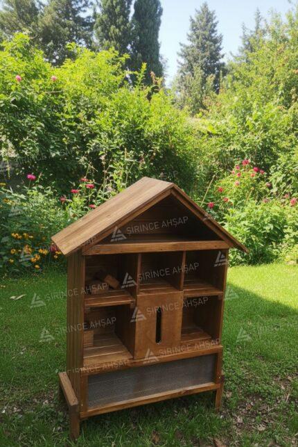 Ahşap Böcek Gözetleme Evi