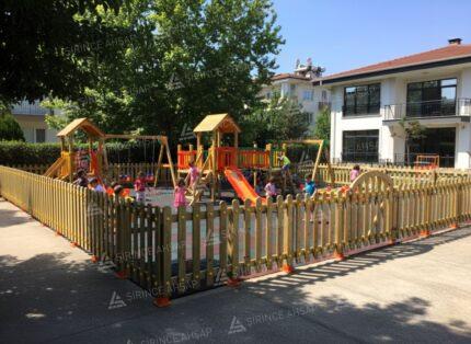 Ahşap Çocuk Oyun Parkı ve Kapılı Bahçe Çit Sistemi
