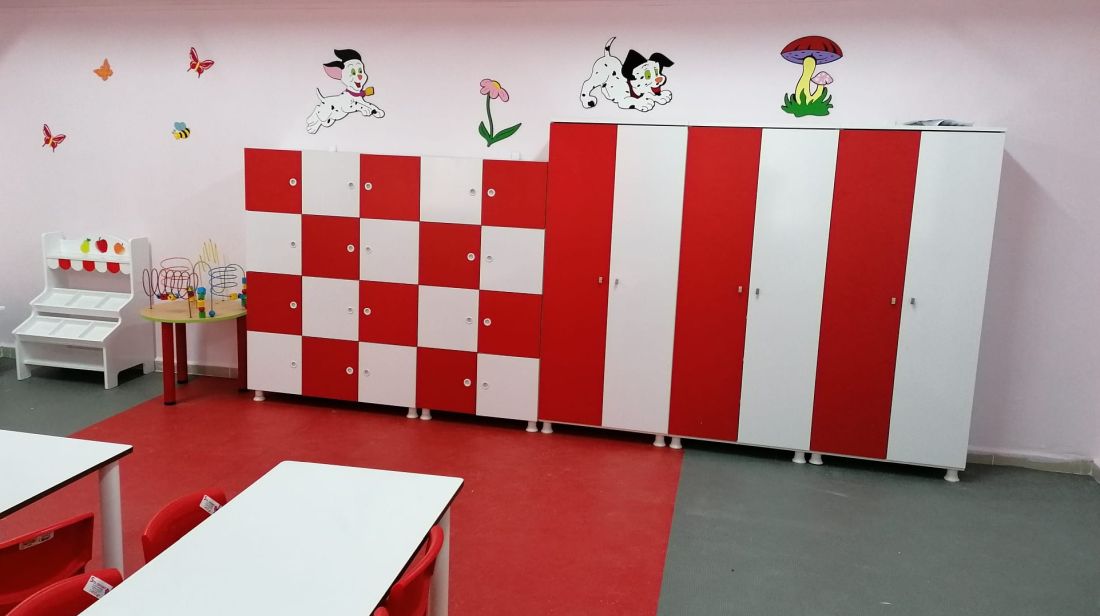 Kırmızı Anaokulu Vestiyer Dolap Seti Renkli Anaokulu Sınıf Dolabı